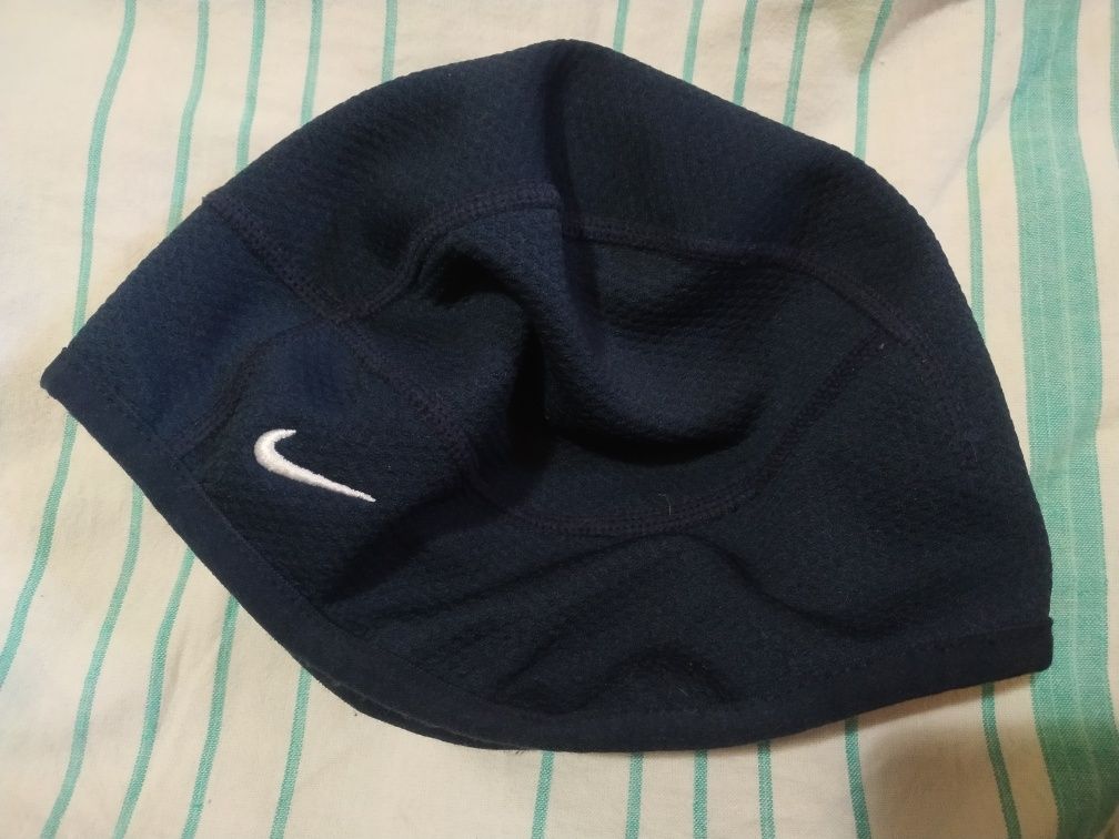 Продам шапку подшлемник Nike