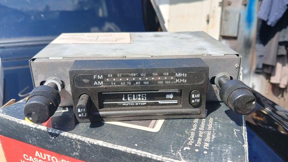 Магнітола касетна Levis