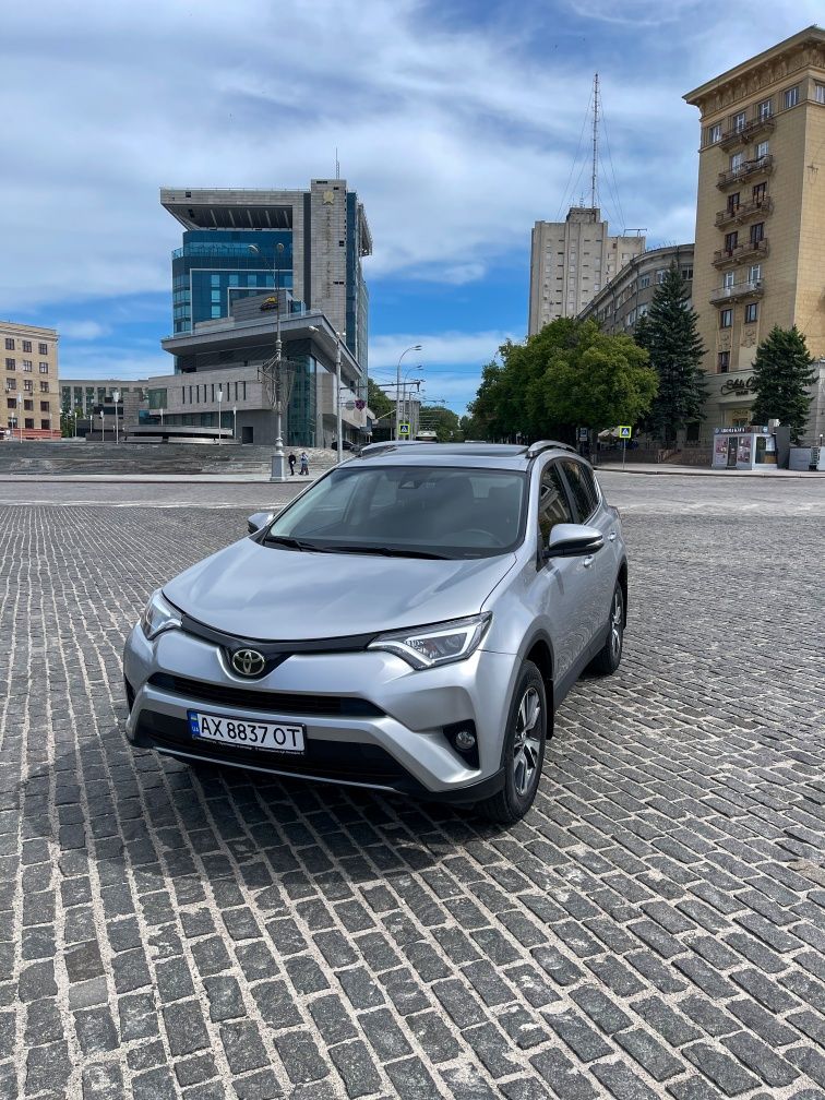 Toyota Rav 4 2017 року
