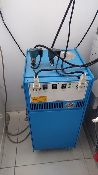 Caldeira e duas mesas de aspiração para passagem a ferro