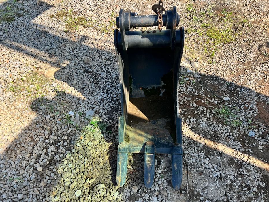 ŁYŻKA KOPIĄCA Z ZĘBAMI STRICKLAND