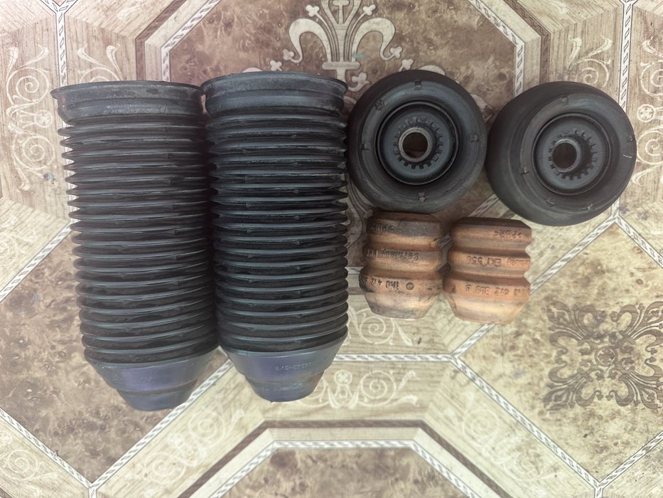 Опорники,пыльники, отбойники Golf 4