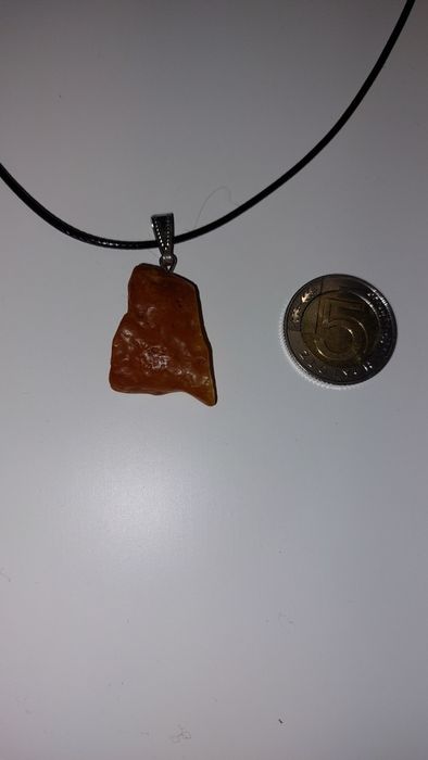 Zawieszki z bursztynu