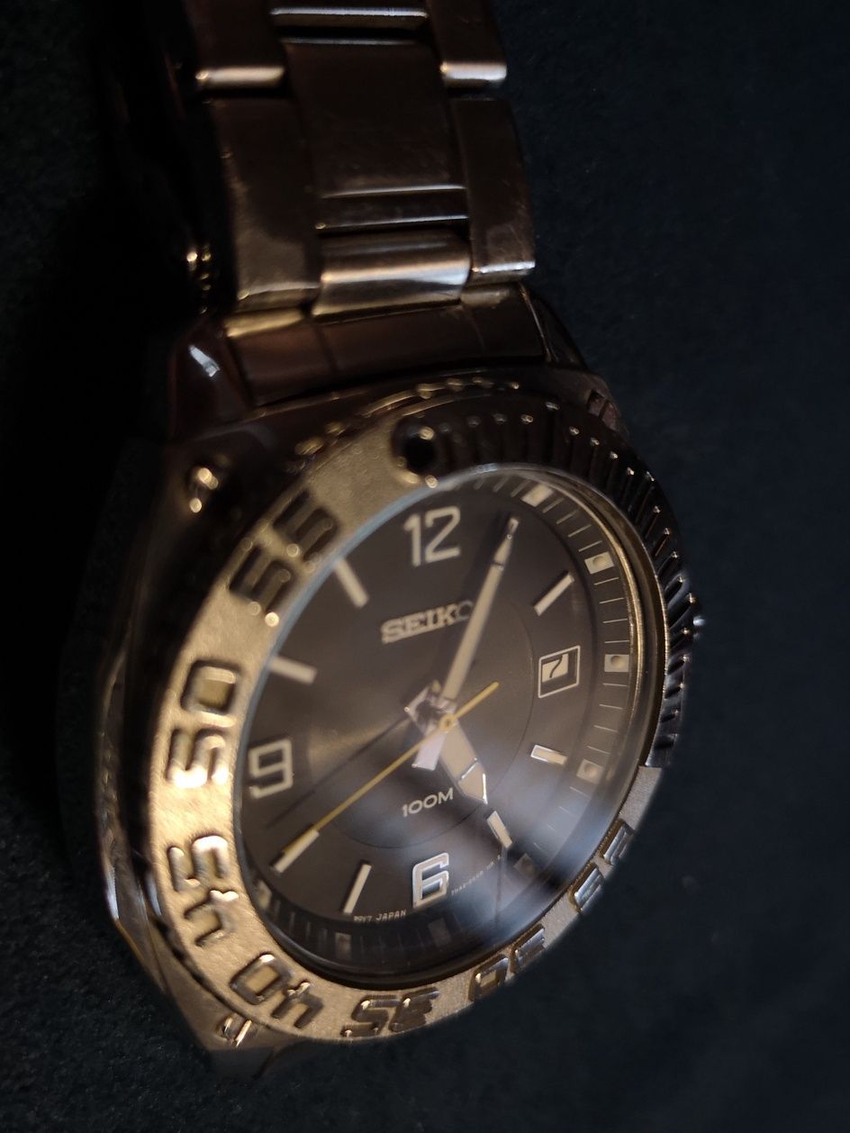 SEIKO  zegarek męski-sportowy 10 bar water resistant.