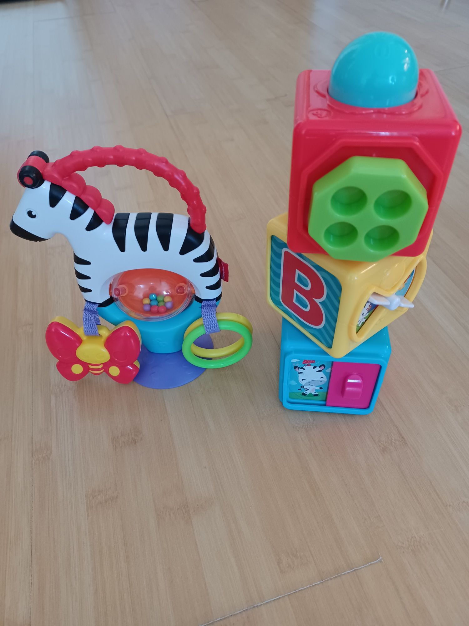 Klocki interaktywne i zebra grzechotka Fisher Price