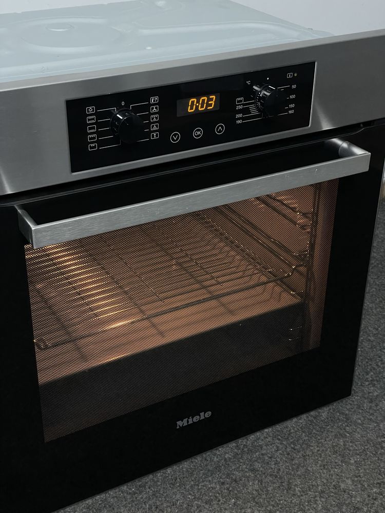 ЯКІСНА Духова шафа MIELE H 4710 B ПРЕМІУМ  Стандартні програми ІДЕАЛ