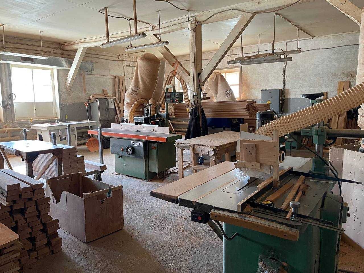 Підприємство по виробництву меблів з натуральної деревини!