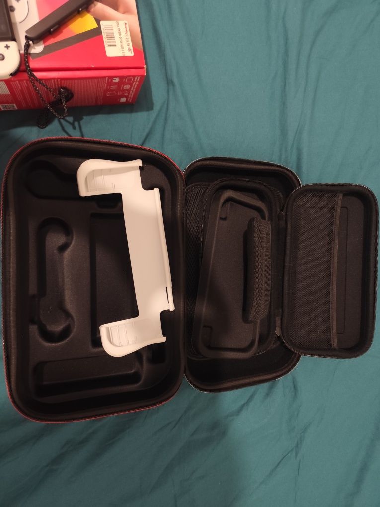 Nintendo switch Oled com bolsas de transporte e caixa