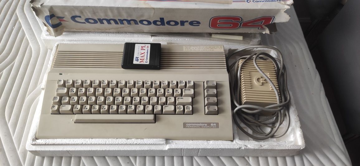 Komputer COMMODORE 64 C64 pudełko oryginalne