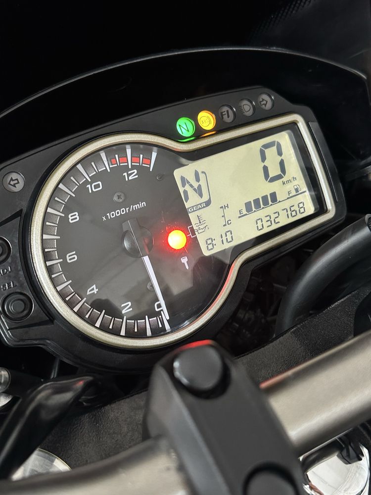 Suzuki GSR 750 Pięknie utrzymany