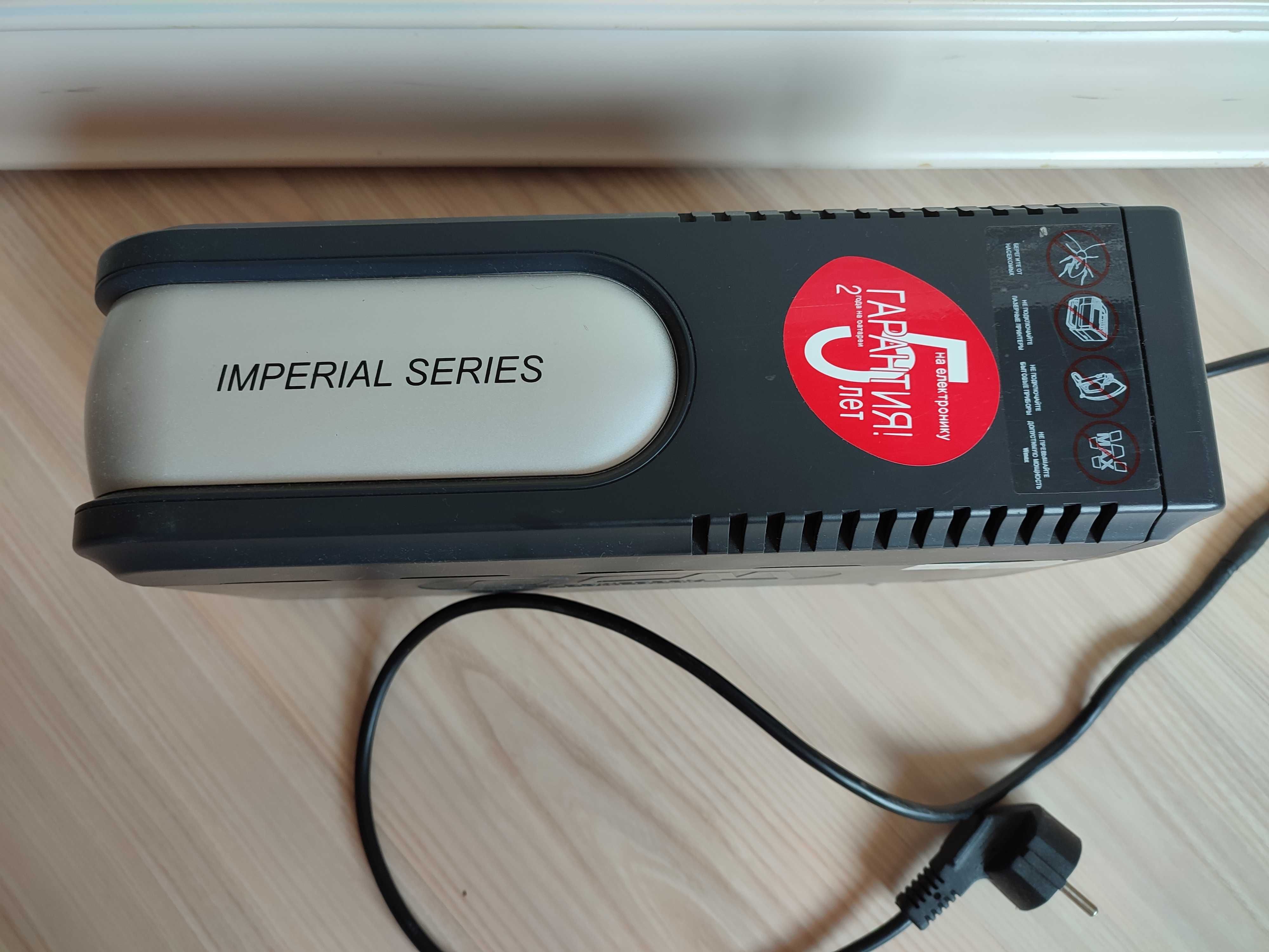 Лінійно-інтерактивний блок живлення Powercom Imperial IMD-825AP