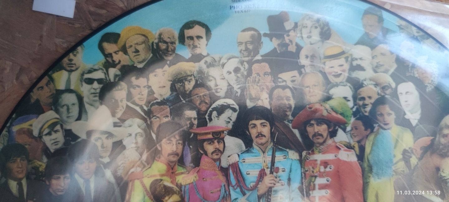 Продам виниловую пластинку The Beatles - Sgt. Pepper’s Lonely Hearts C