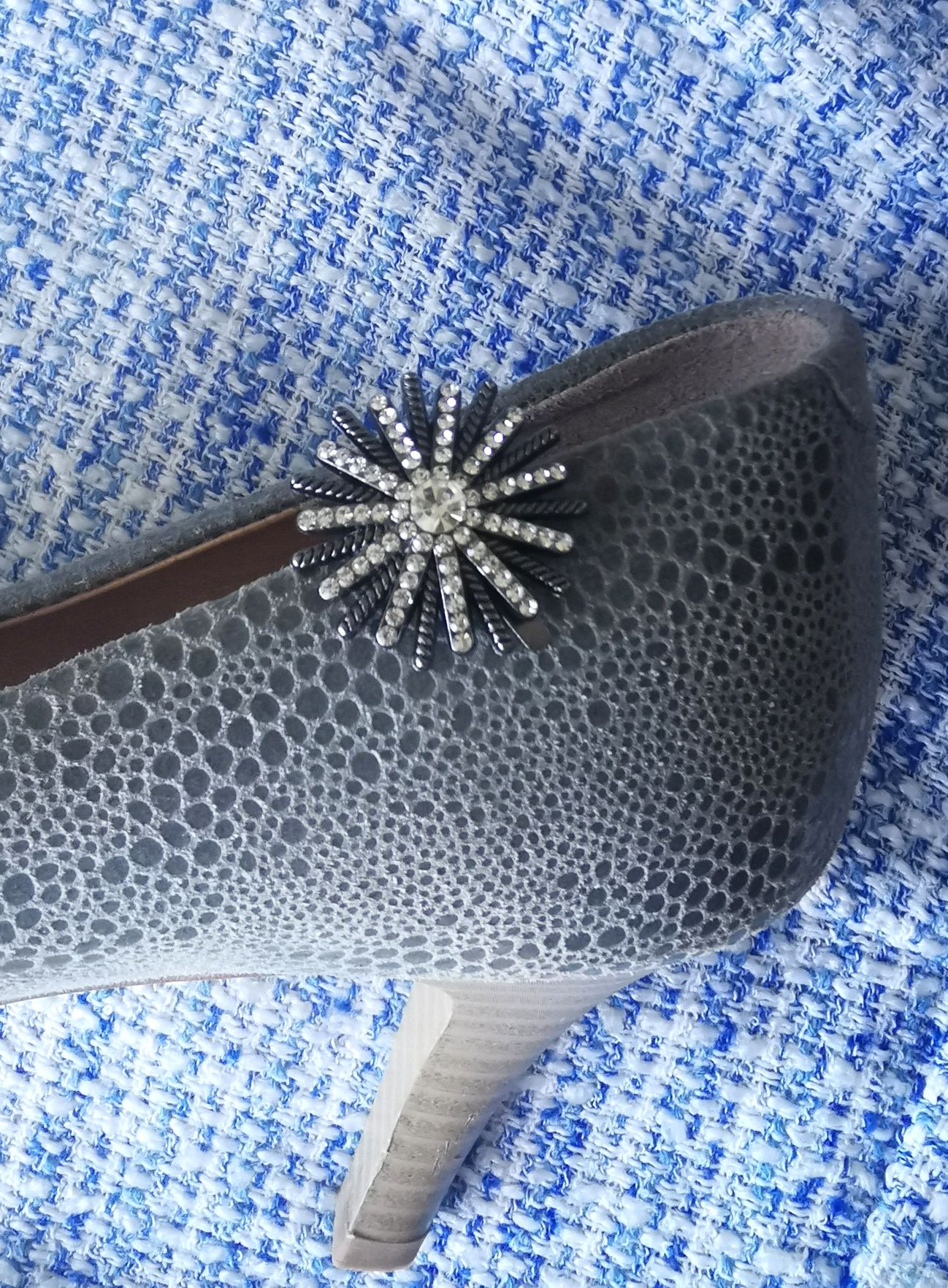 Srebrne wpinki/ozdoby do butów (2szt, 3cm)