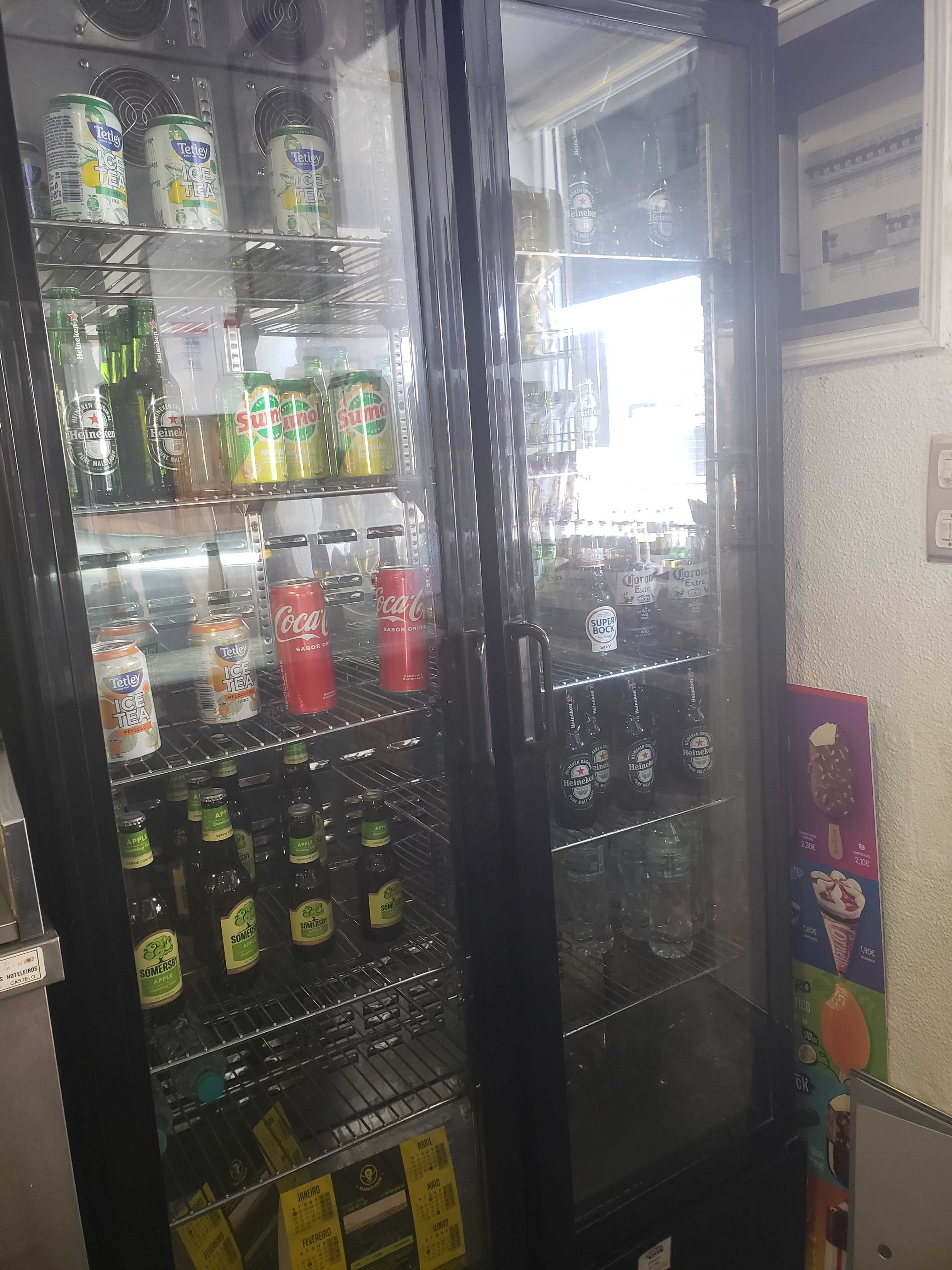 Vitrine de bebidas cafe