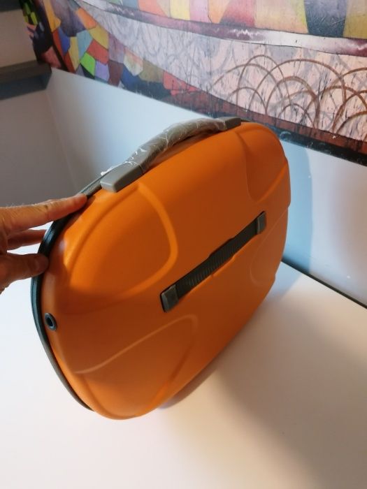 Pancerna walizka APC na laptop, ultra lekka!