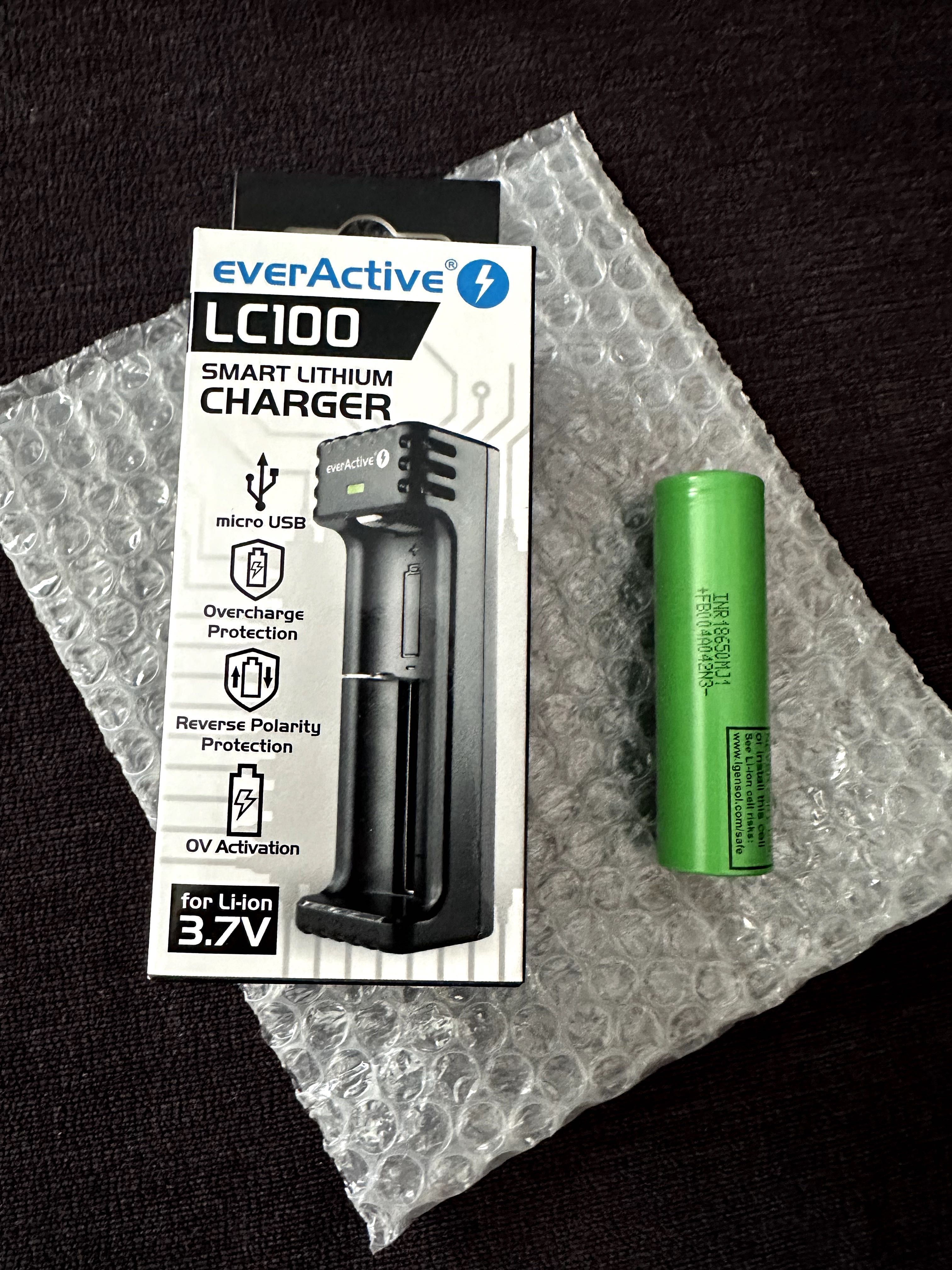 Nowy akumulator 18650 + Ładowarka LC100 everActive