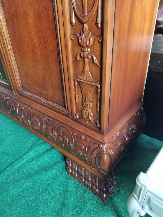 biblioteka gabinetowa secesyjna witryna Antyk pięknie zdobiona