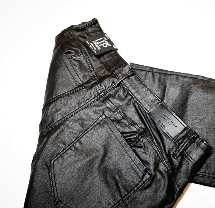 Джинсы Stradivarius эффект кожи 18 petite PUSH UP Англия new