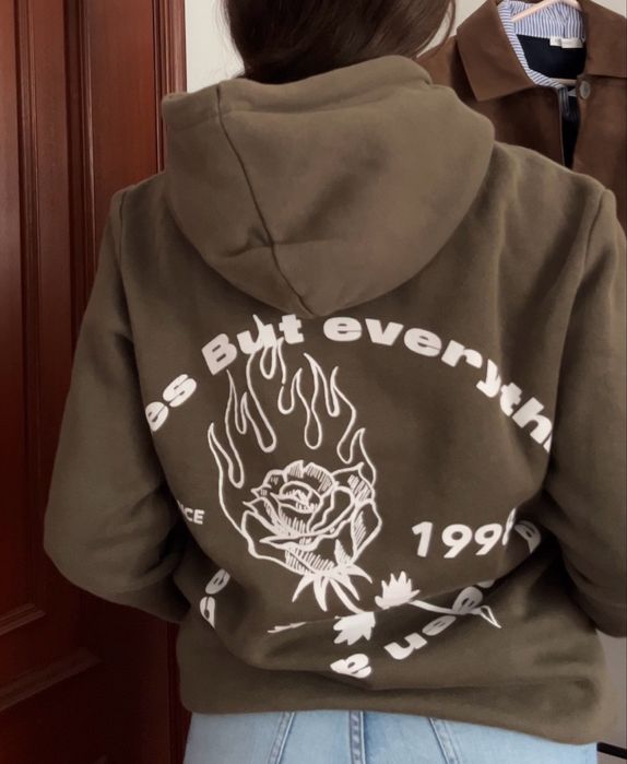 Sweatshirt verde seco estampada | Bershka (XS)