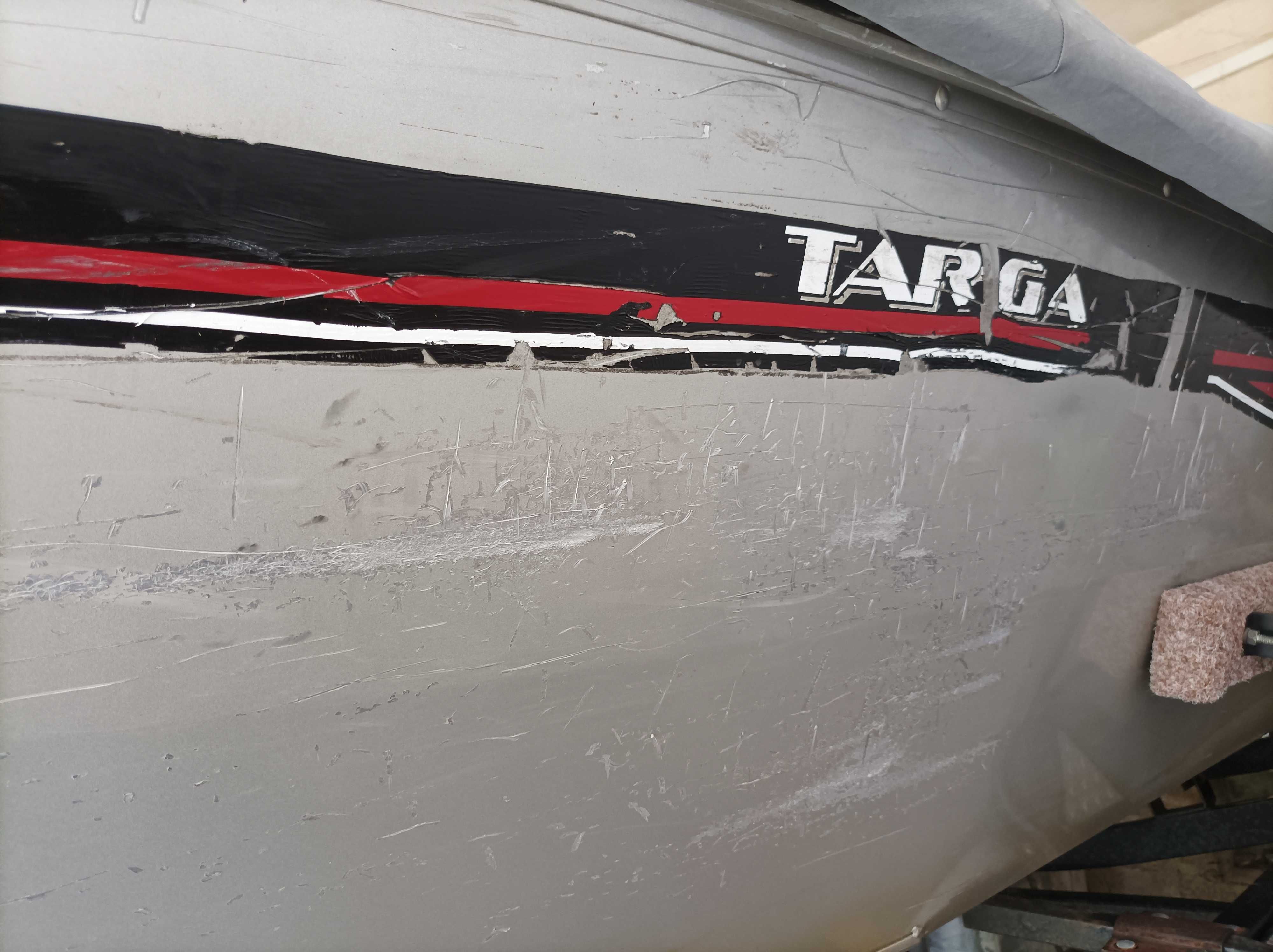 Човен Traker Targa V17