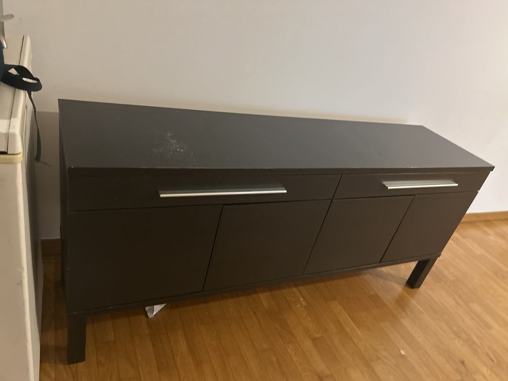 Aparador ikea  em bom estado duas portas e duas gavetas
