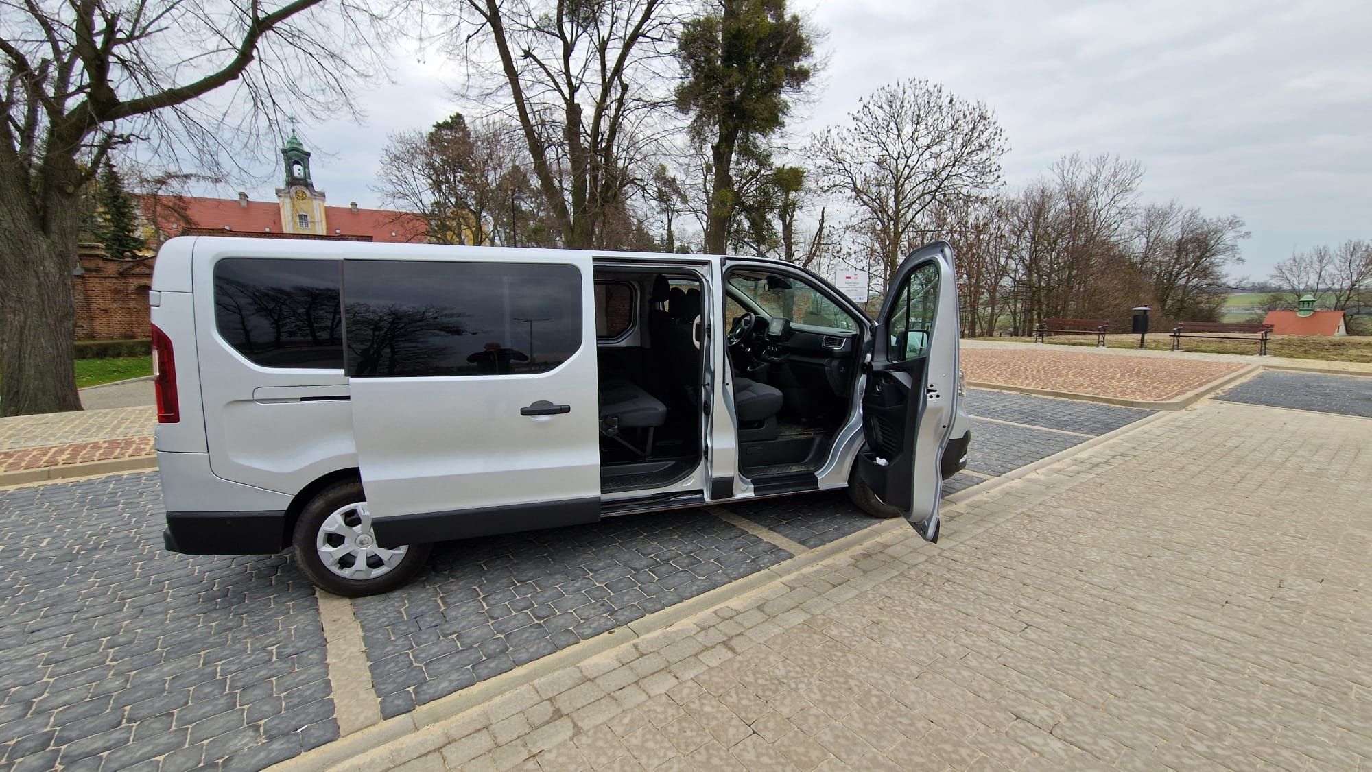 Wynajem Busa 9 os Gostyń + hak na rowery