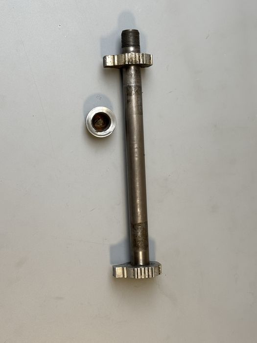 Ośka Oś 20 mm KTM SXF250 / 350 / 450 Excf Sx1 125 / 144 / 150 / 200