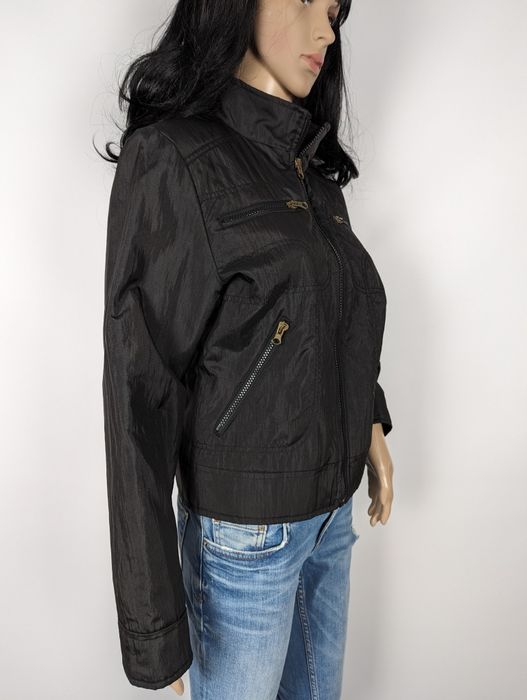 Czarna lekka kurtka damska przejściowa wiatrówka z kieszonkami ClydeM