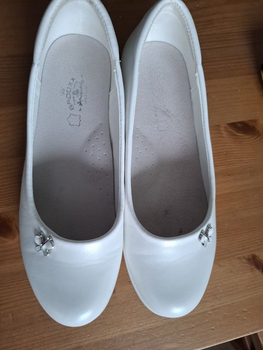 Białe baleriny, buty do komunii