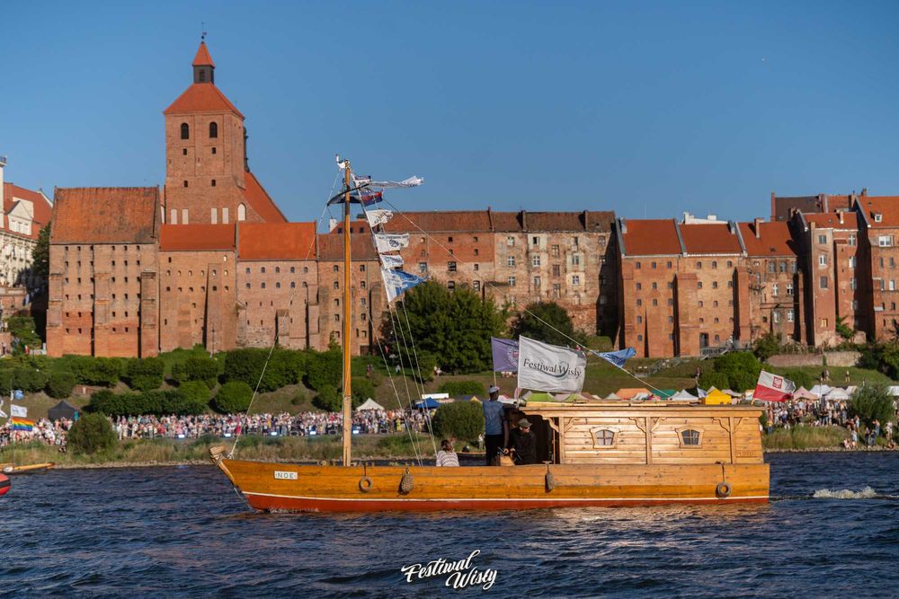 łódż drewniana typu Szkuta