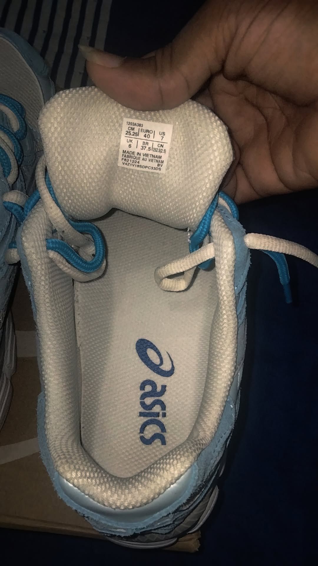 Tênis asics gel nyc.
