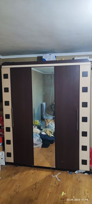Продам срочно шкаф