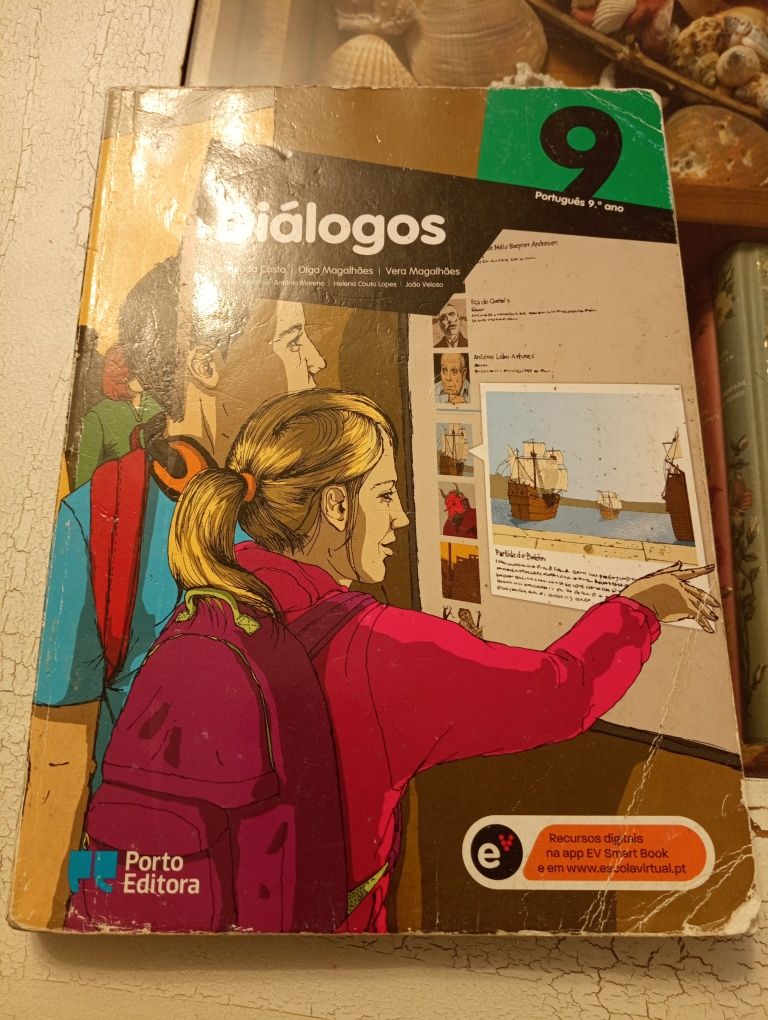 Vendo manual Diálogos 9 °ano português 9º ano