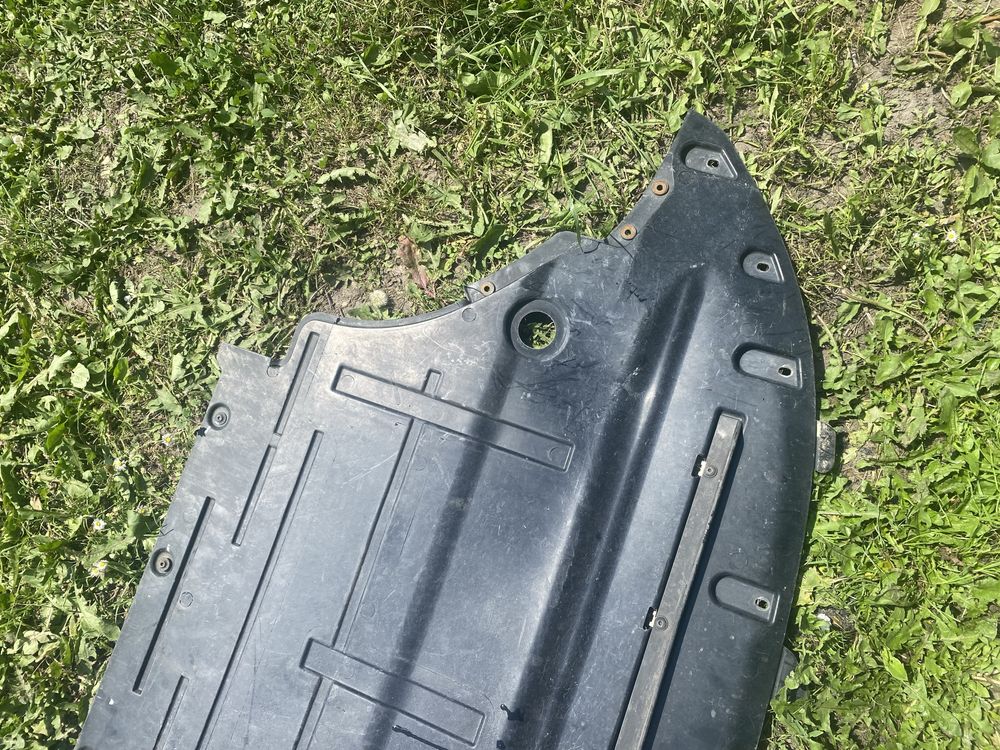 Захист двигуна audi q5,8r0863821