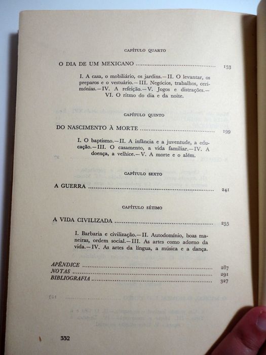 “A Vida Quotidiana dos Aztecas nas Vésperas ...” (Jacques Soustelle)