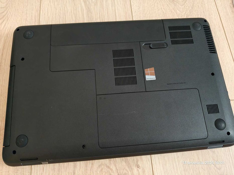 Laptop Notebook HP 2000 AMD E1-1500 APU 8GB RAM 120GB SSD Windows 10