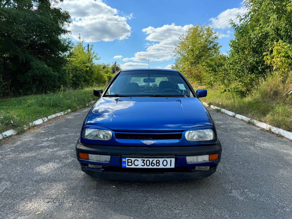 Volkswagen Golf продаж машини 1993, бензин.