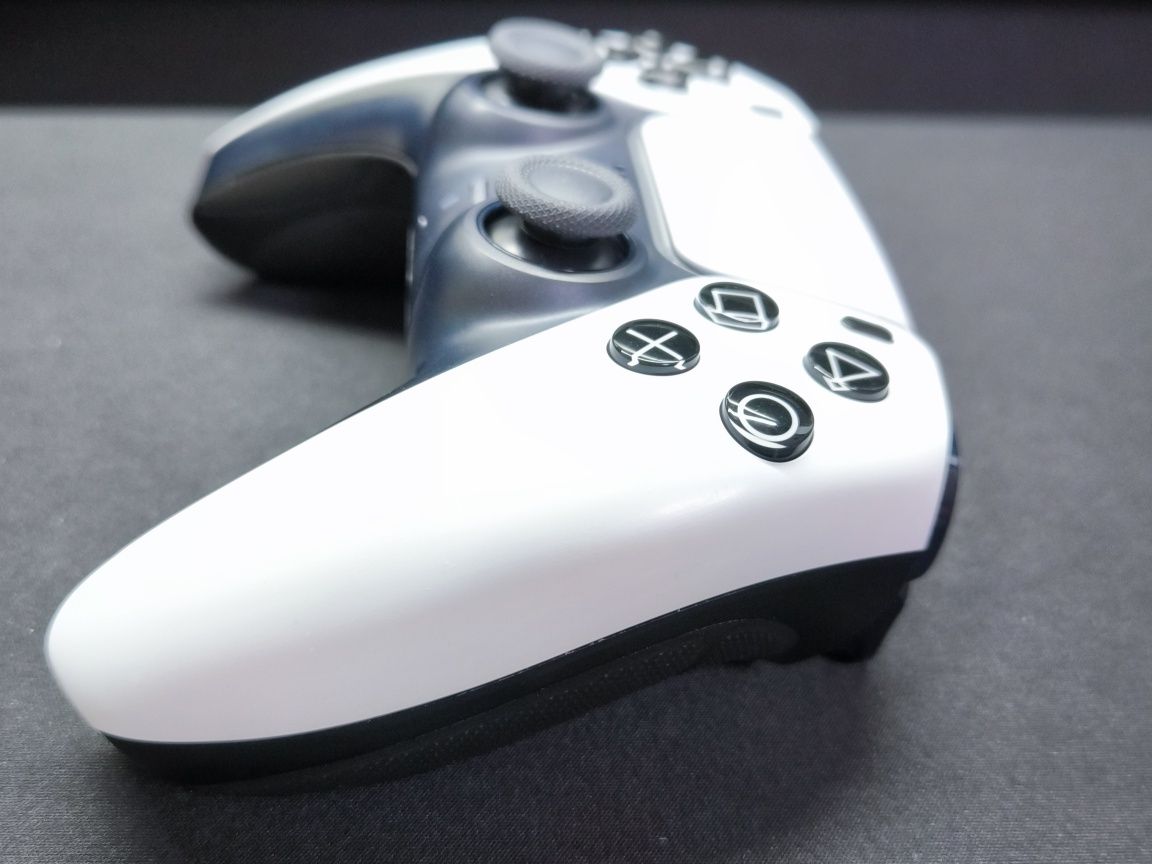 Dualsense com joysticks TMR Hallpi - 4 Paddles eXtremeRate