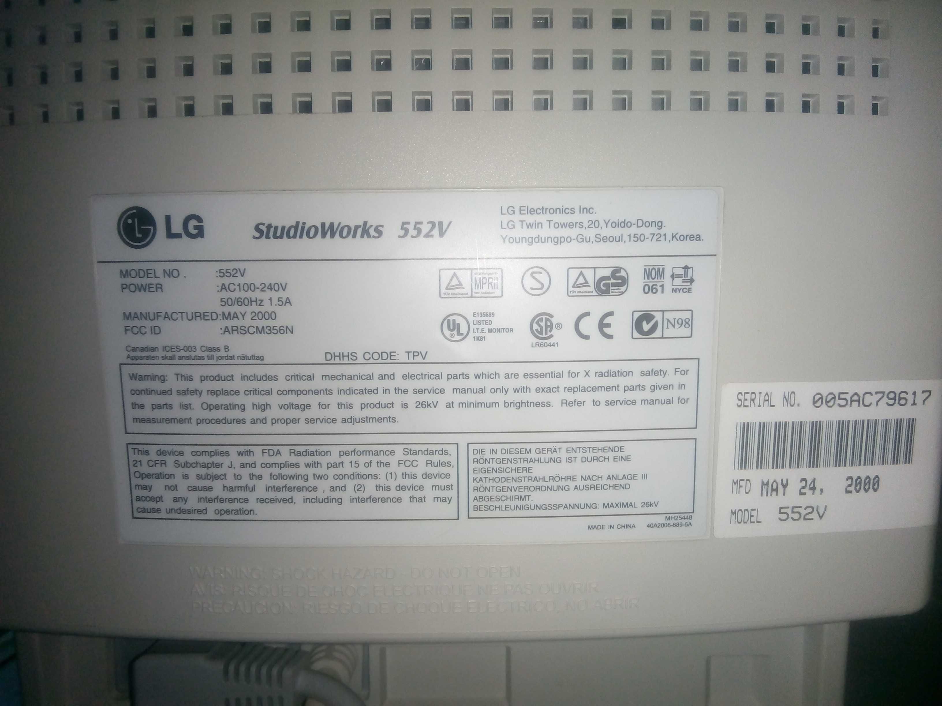 Monitor de computador CRT LG Studioworks 552V 15"