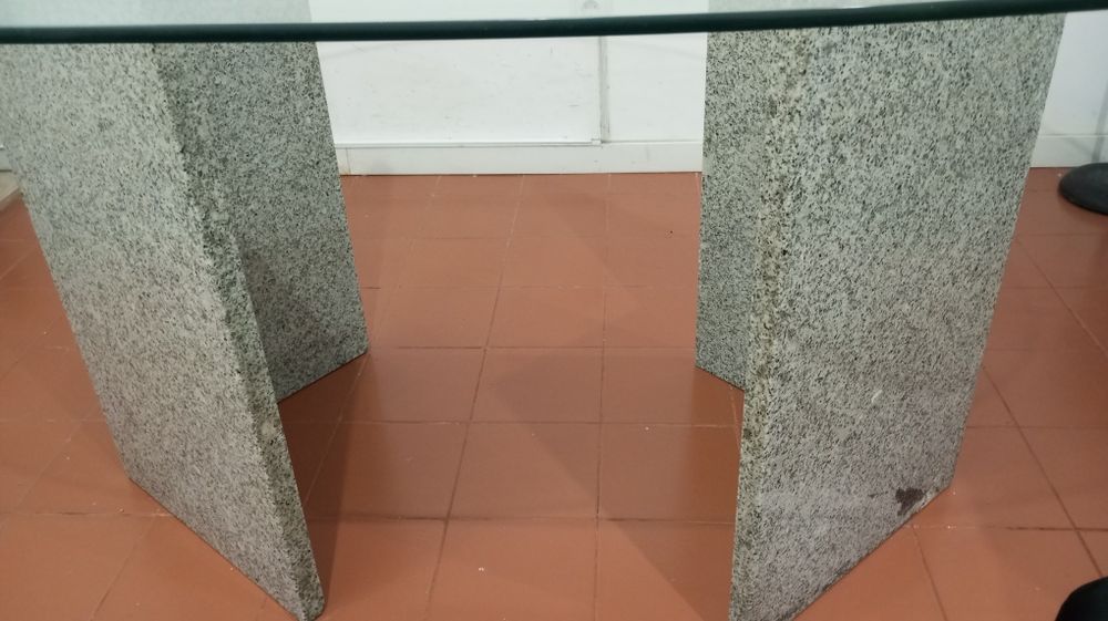 Mesa de vidro e mármore nova