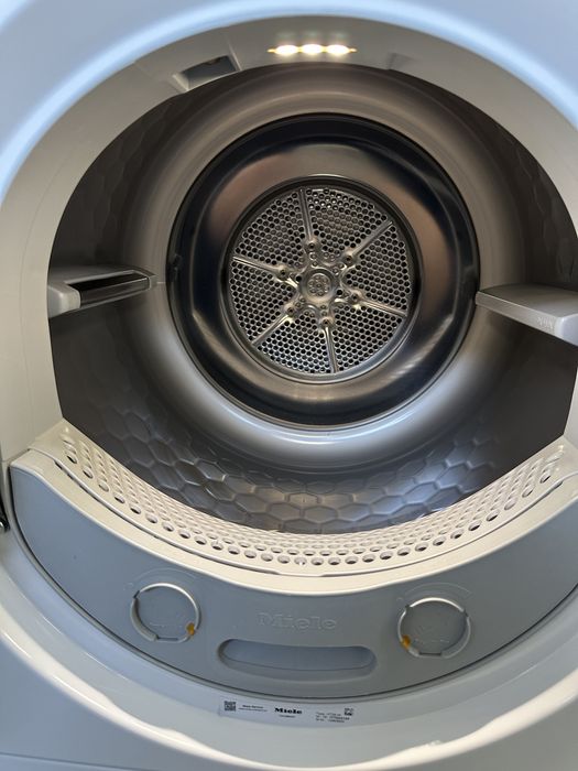 Топова сушильна машина Miele TWV 680 WP Passion сушіння парою