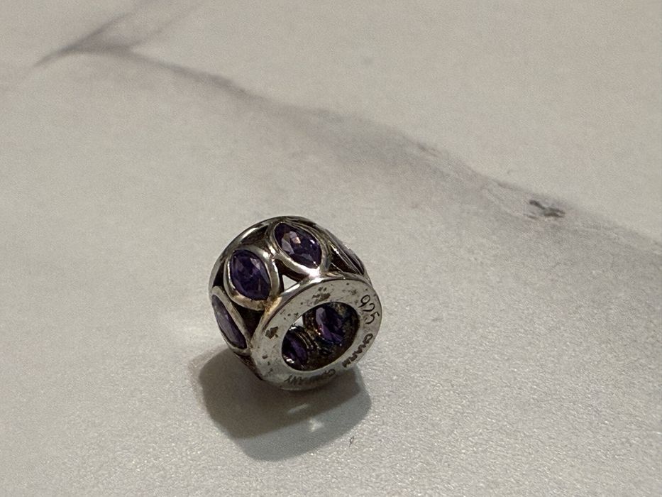 Продам Шарм с пандора оригинал