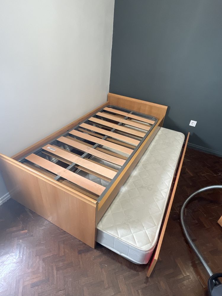 Cama de Solteiro com Gavetão com Colchoes mais Mesinha de Cabeceira