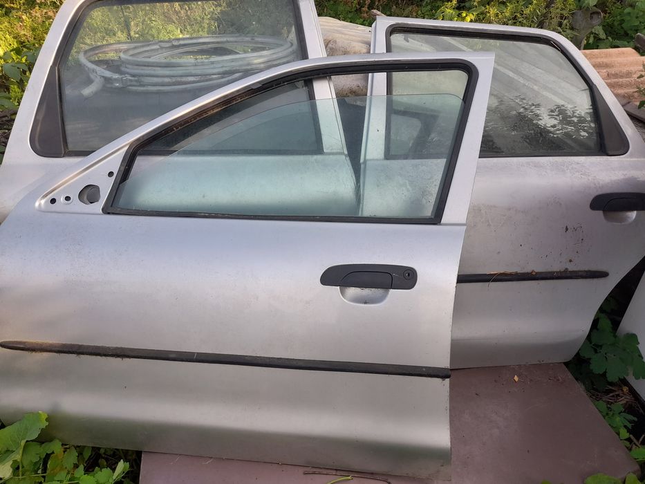 Двері Форд Мондео 1998р.в.