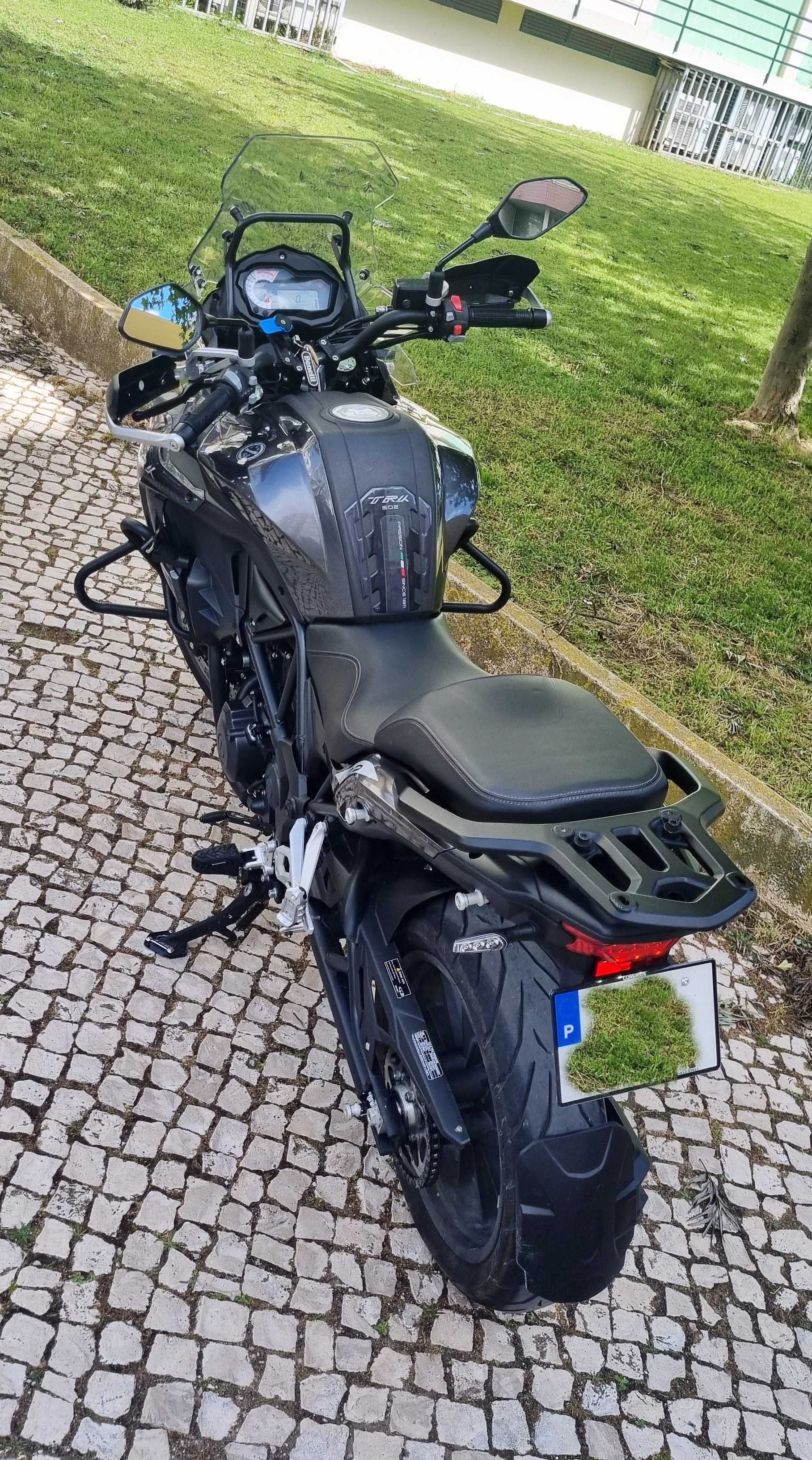 Benelli TRK 502 – ANO 2022 – Menos de 9.600 km