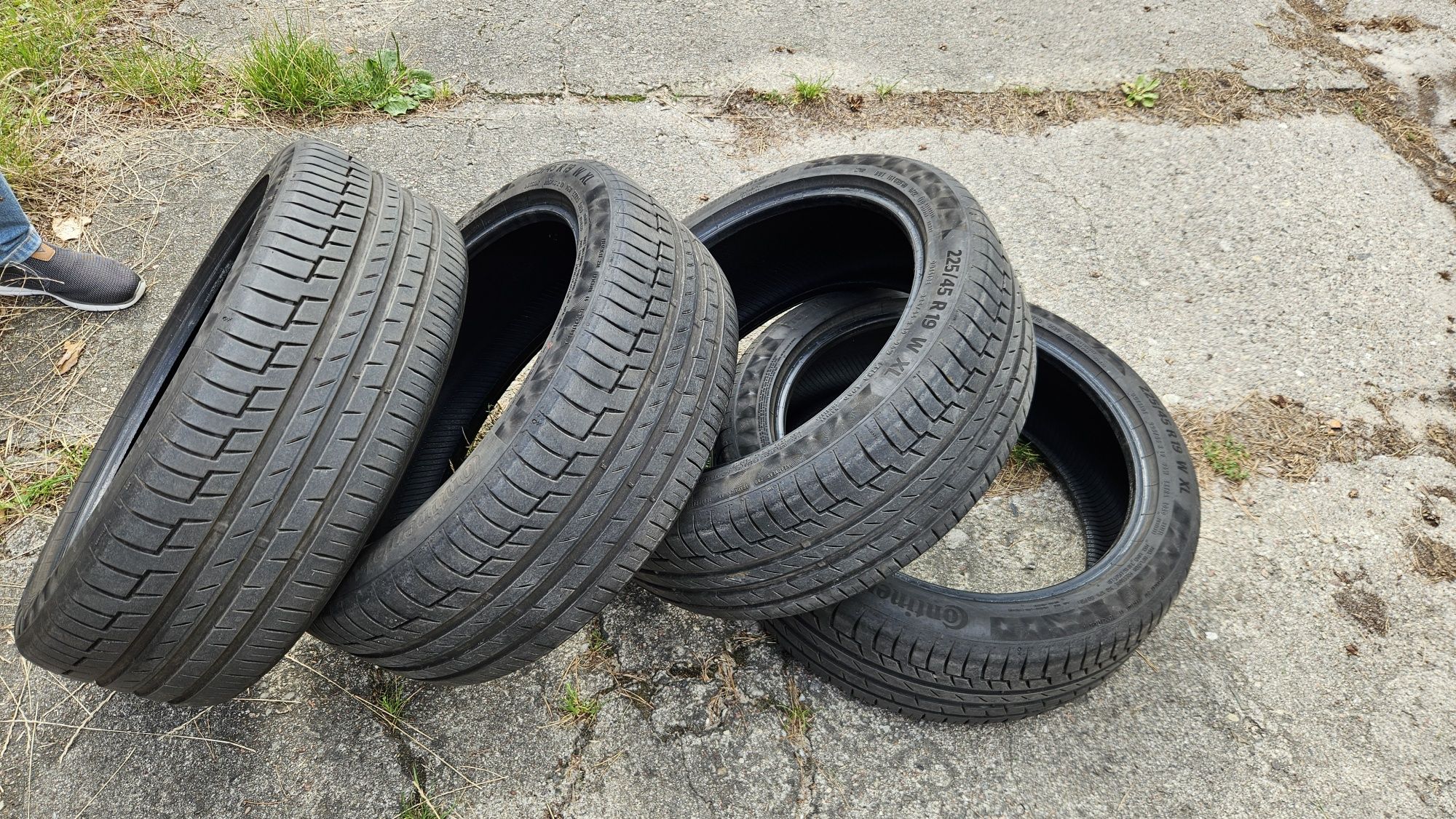 225/45R19 Continental PremiumContact 6