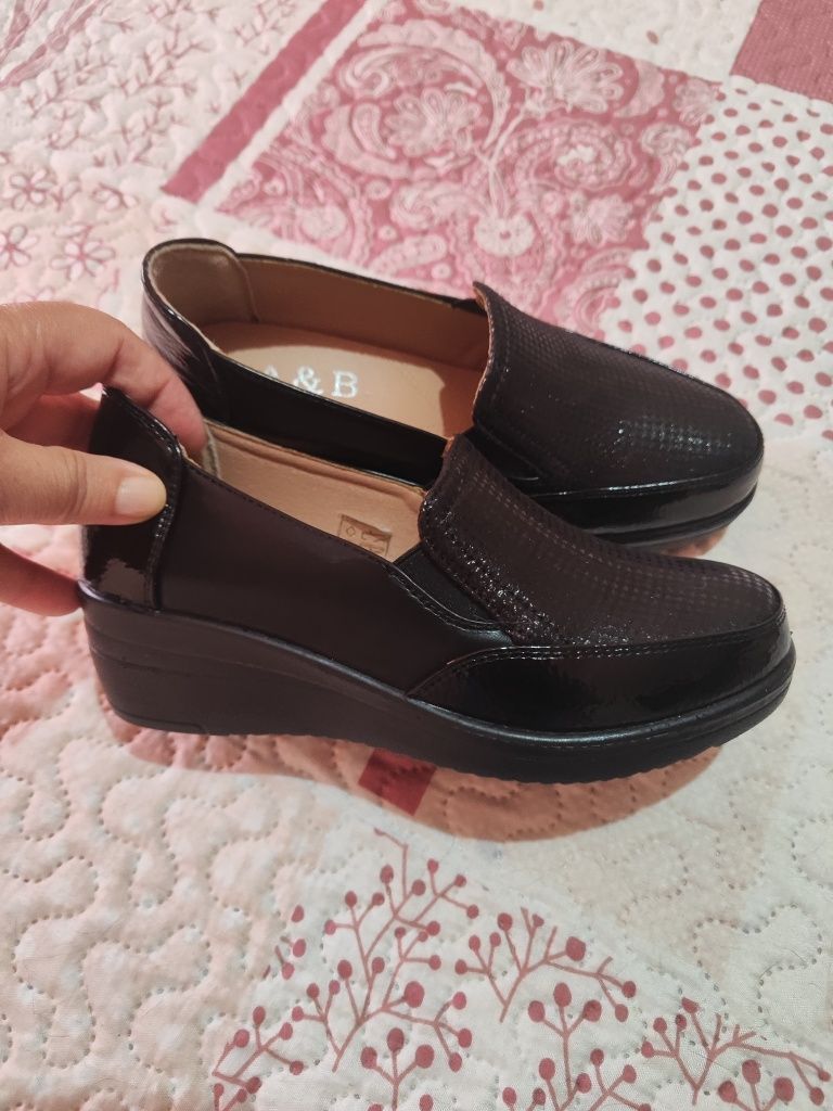 Sapatos.  NOVOS.
