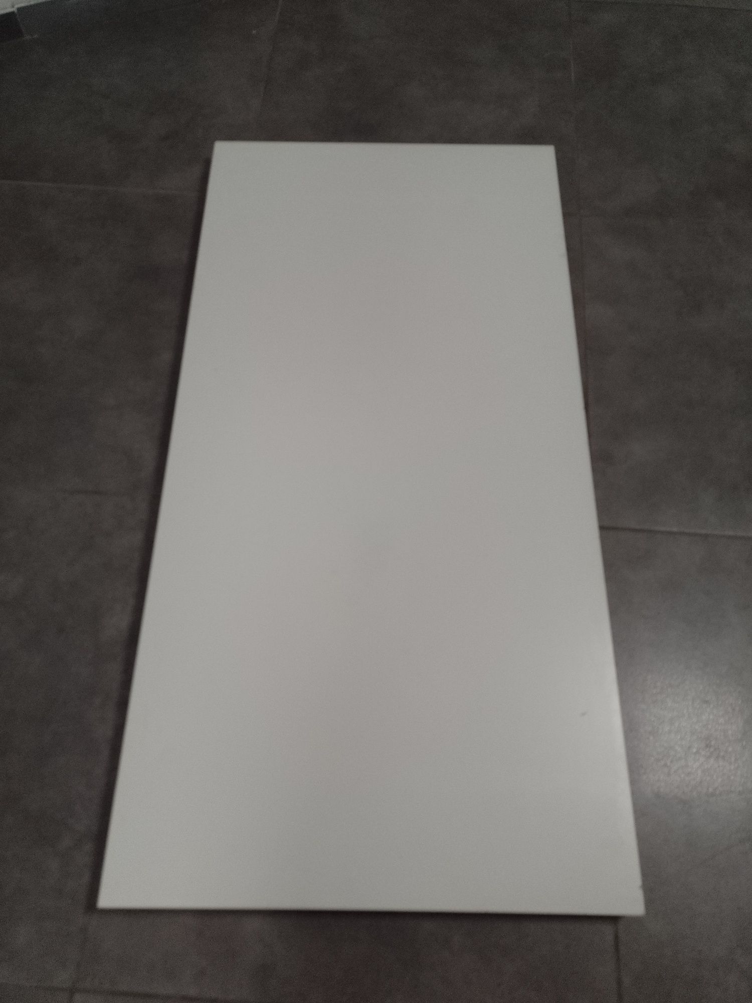 Sprzedam blat stołu kolor biały 120x60x3.5 cm.