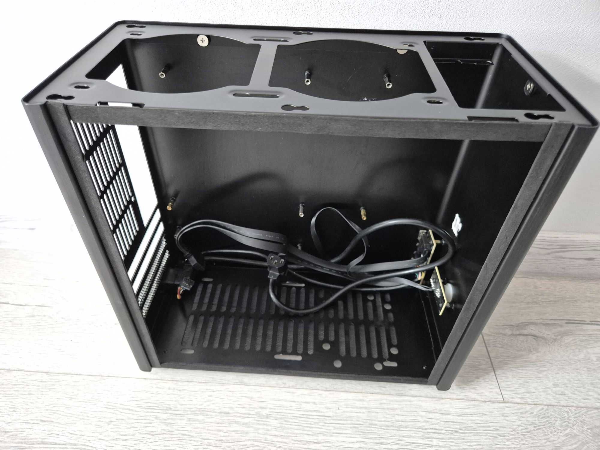компактний якісний mATX корпус Jonsbo V9 (Алюміній, сталь, скло)