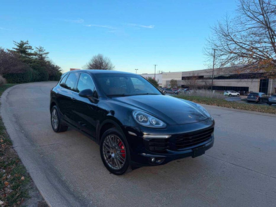 Porsche Cayenne      2016
